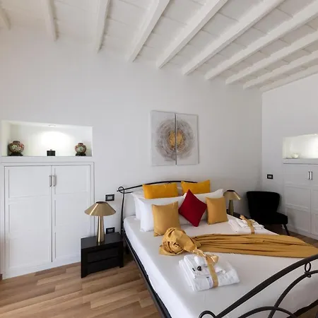 Гостевой дом Barcaccia Luxury Рим