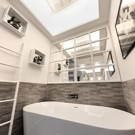 בית הארחה Barcaccia Luxury 4*