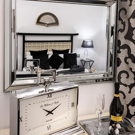 Barcaccia Luxury בית הארחה