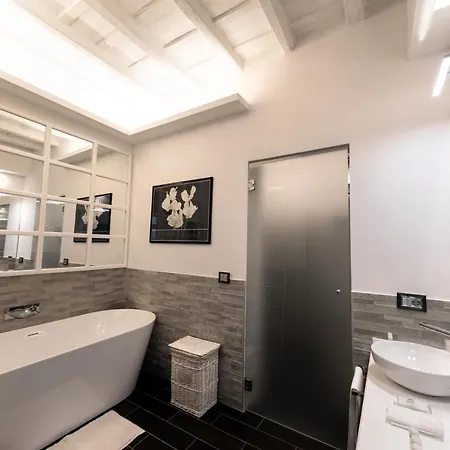 Barcaccia Luxury בית הארחה